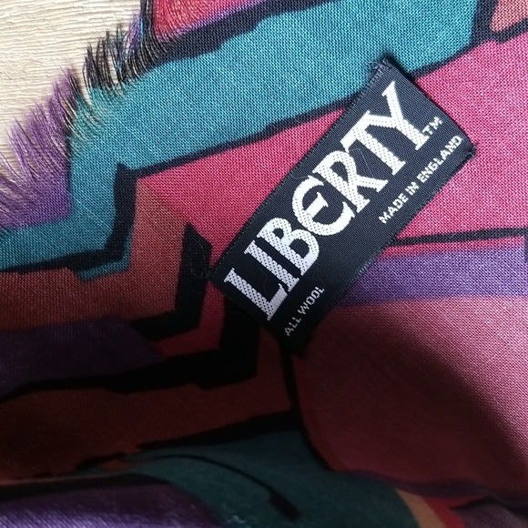 Vintage Liberty of London All Wool Scarf Boxed - Picture 2 of 6